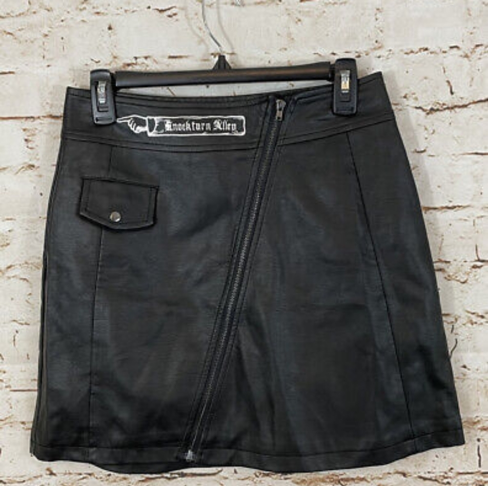 NWOT Harry Potter Knockturn Alley Faux Leather Skirt - Size MD